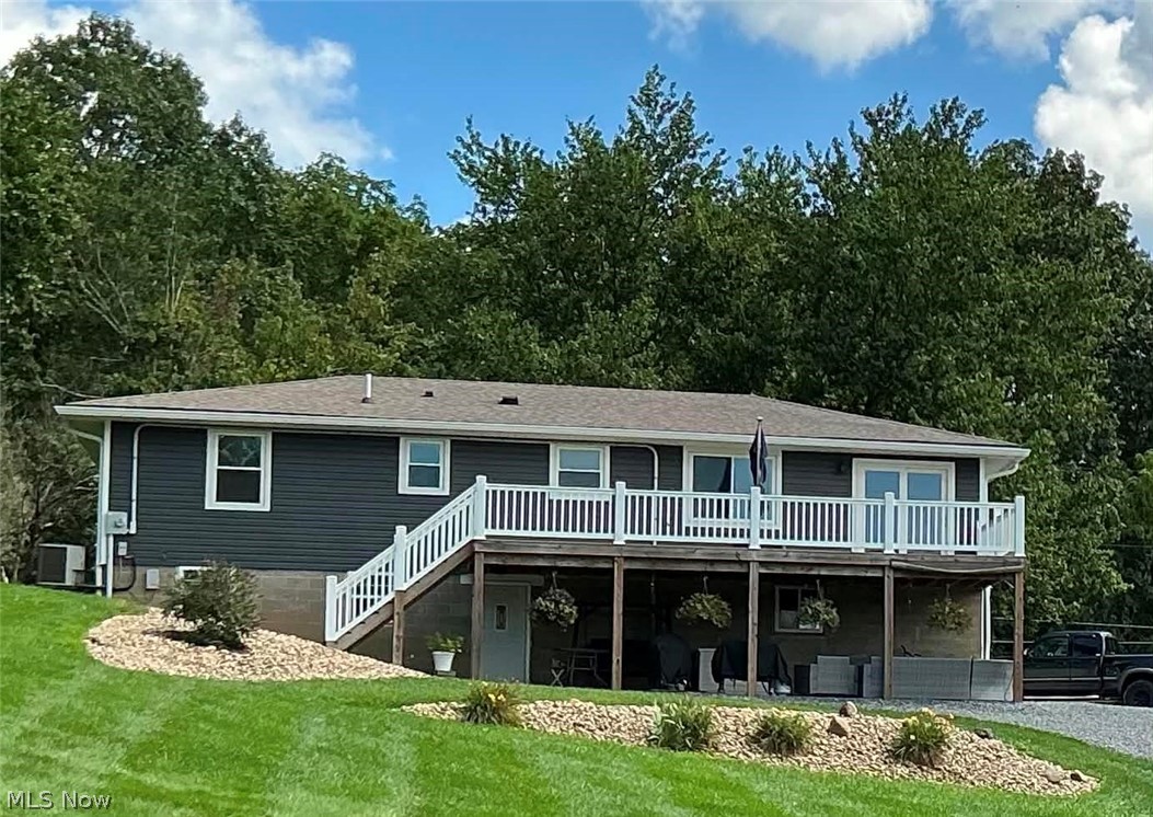 3285 Arrowhead Drive Nashport OH 43830