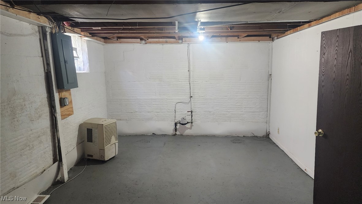 853 Russell Avenue Akron OH 44307