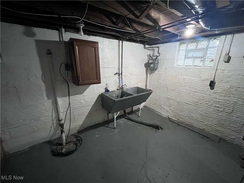 853 Russell Avenue Akron OH 44307