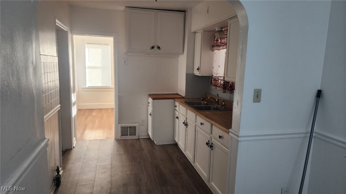 853 Russell Avenue Akron OH 44307