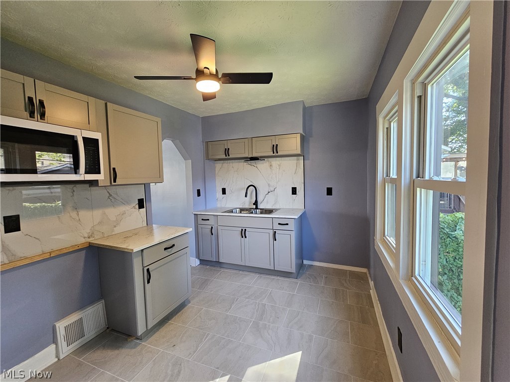 3388 W 118th Street Cleveland OH 44111