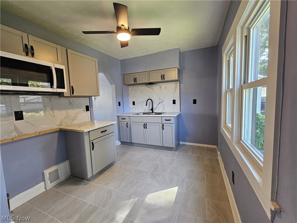 3388 W 118th Street Cleveland OH 44111