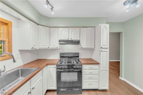 4090 Raymond Drive Brunswick OH 44212