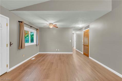 4090 Raymond Drive Brunswick OH 44212