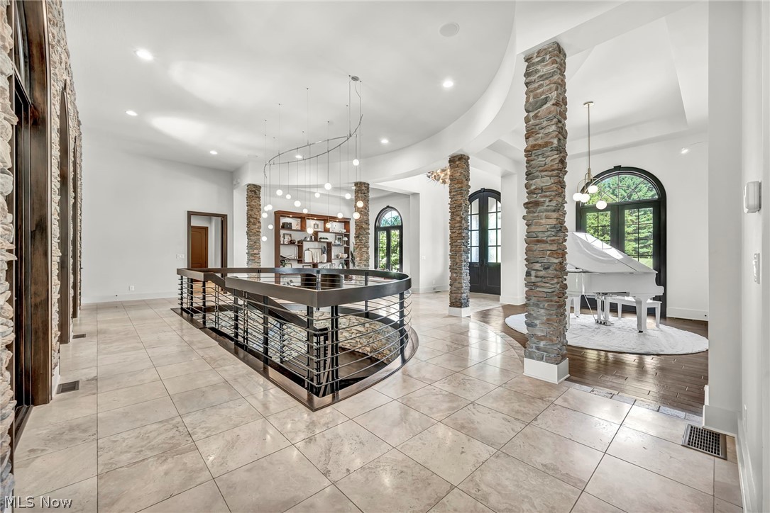 877 Pine Grove Circle Hinckley OH 44233