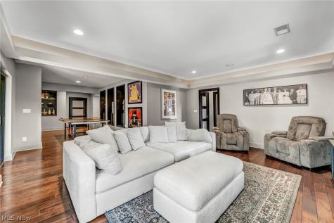 877 Pine Grove Circle Hinckley OH 44233