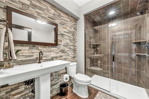 877 Pine Grove Circle Hinckley OH 44233