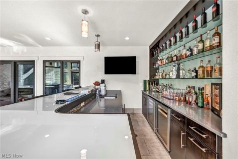 877 Pine Grove Circle Hinckley OH 44233