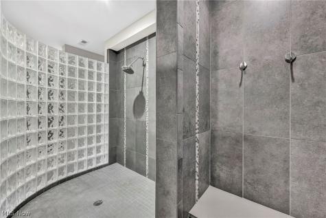 877 Pine Grove Circle Hinckley OH 44233