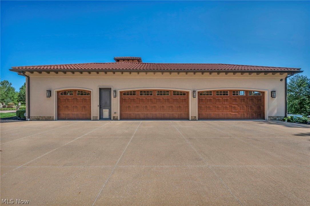 877 Pine Grove Circle Hinckley OH 44233