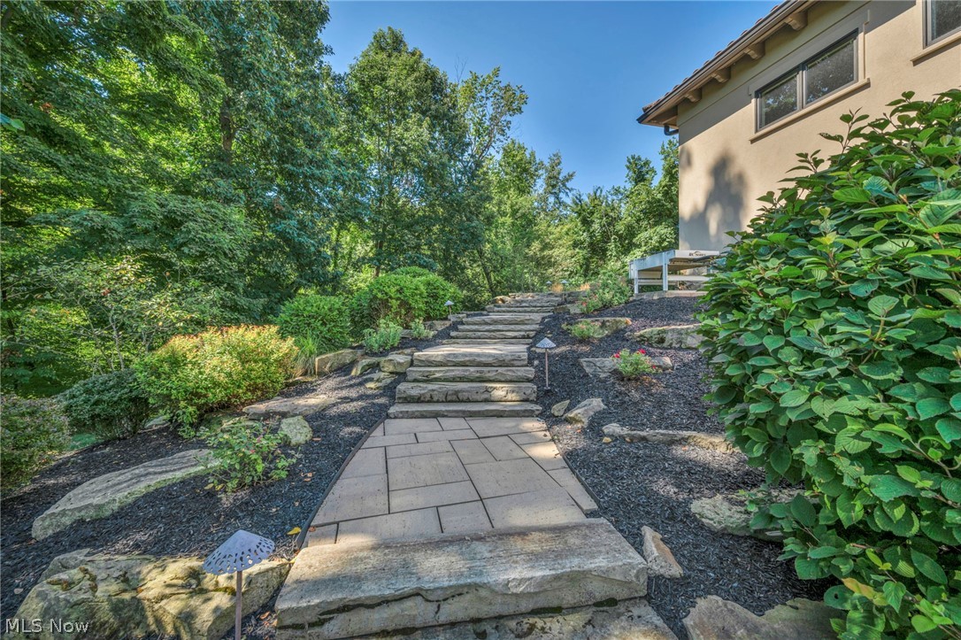 877 Pine Grove Circle Hinckley OH 44233