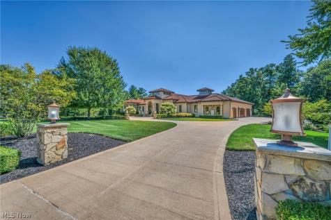 877 Pine Grove Circle Hinckley OH 44233