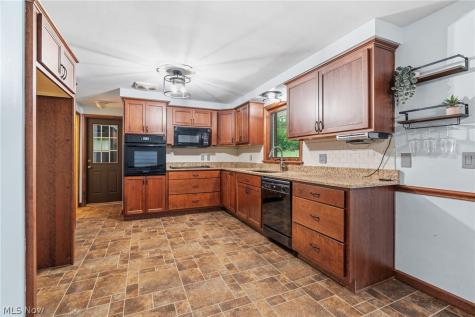 2033 Clearview Street NE Massillon OH 44646