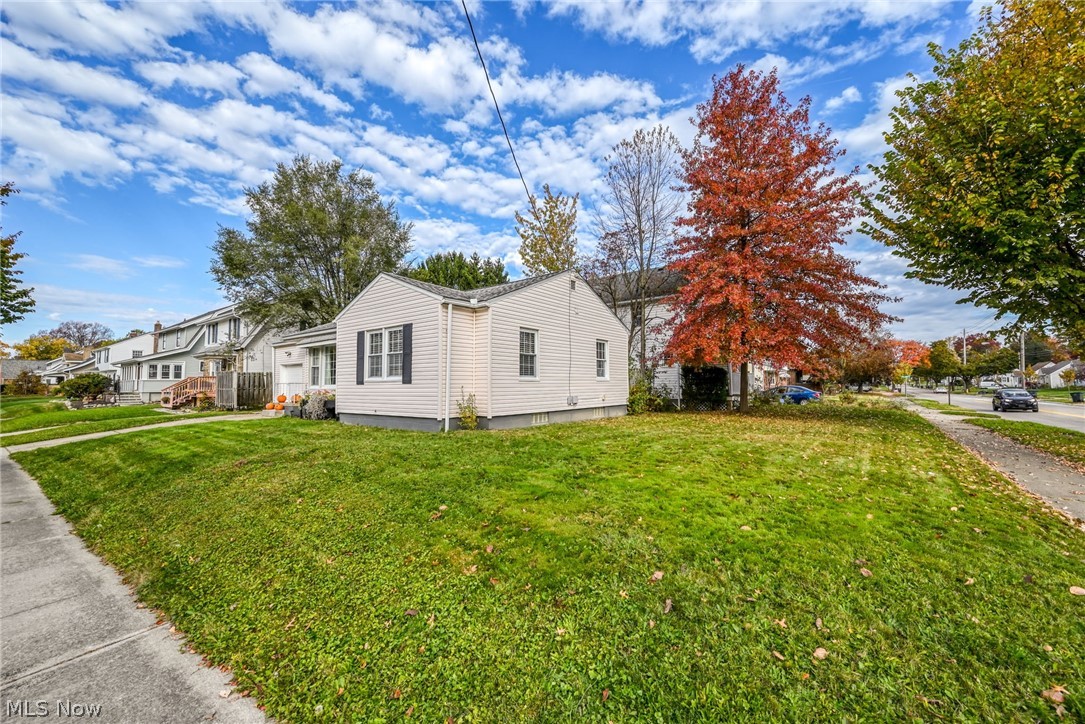 449 E Dresden Avenue Akron OH 44301