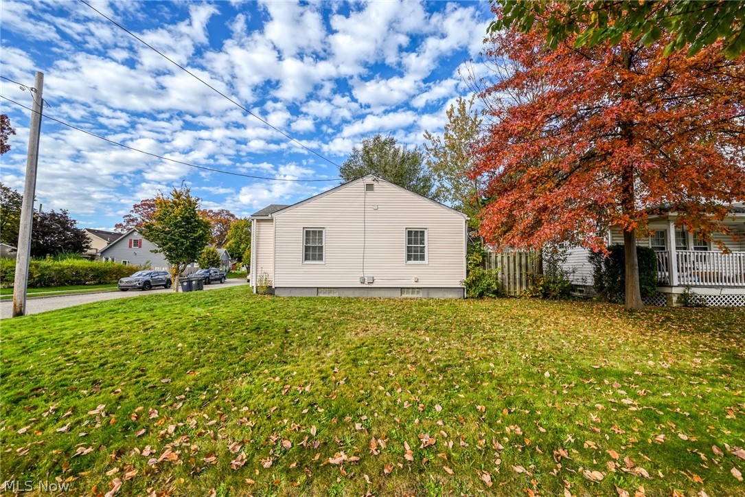 449 E Dresden Avenue Akron OH 44301