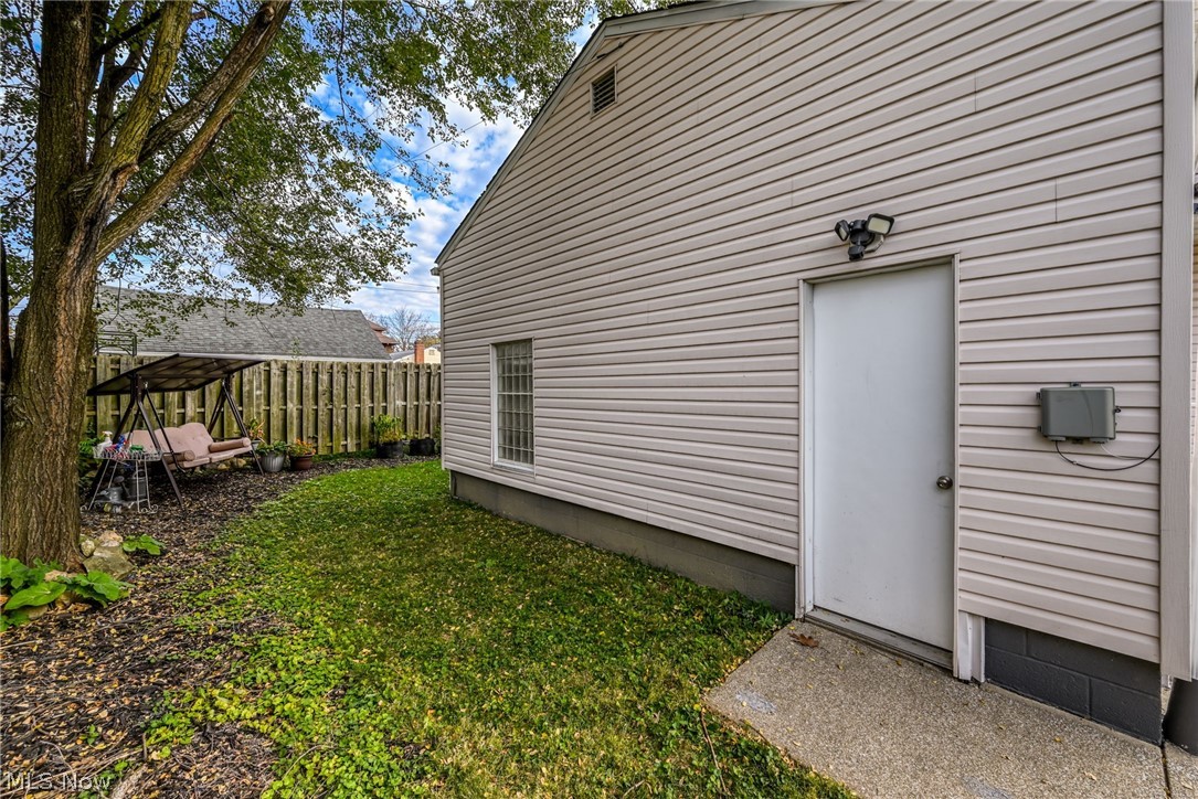 449 E Dresden Avenue Akron OH 44301