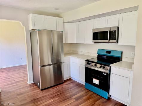 578 N Main Street Amherst OH 44001