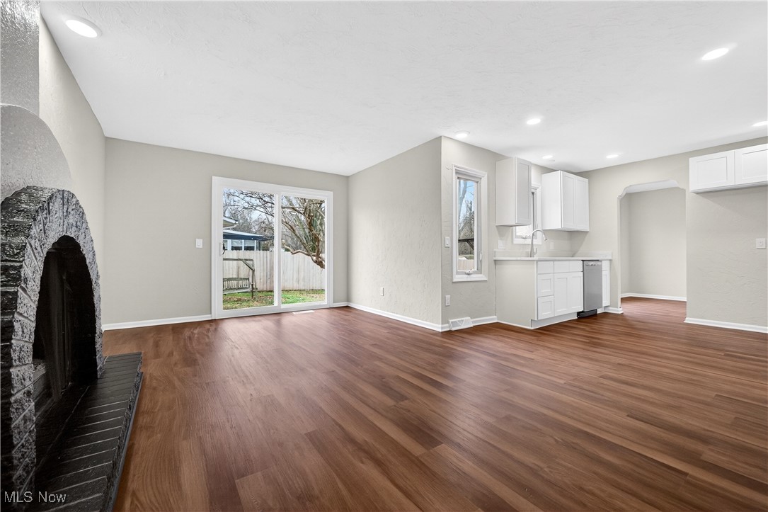 578 N Main Street Amherst OH 44001