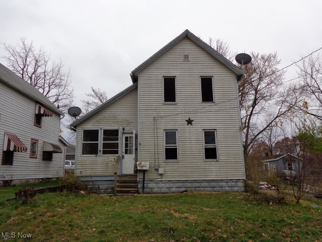 590 Flora Avenue Akron OH 44314