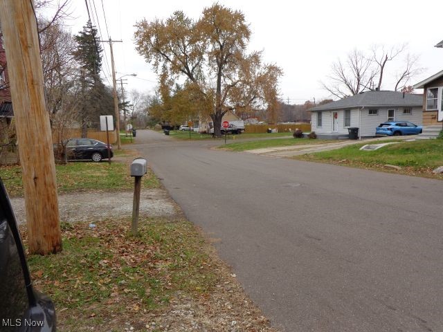 590 Flora Avenue Akron OH 44314