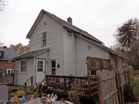 590 Flora Avenue Akron OH 44314