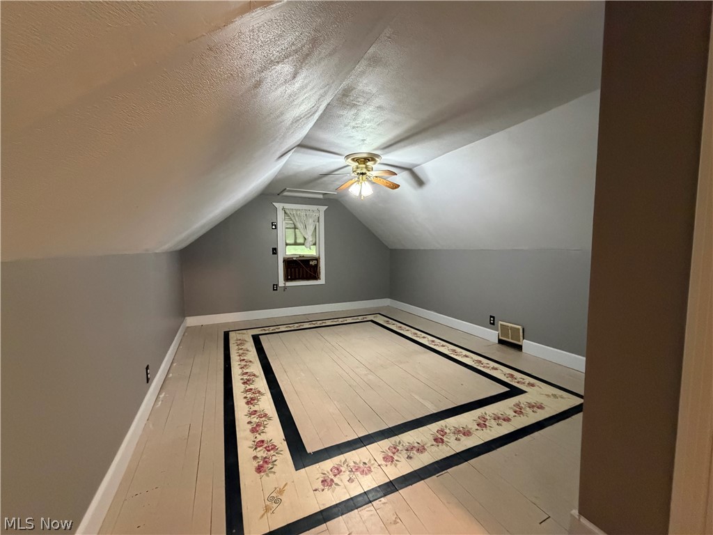 1564 Adelaide Avenue SE Warren OH 44484