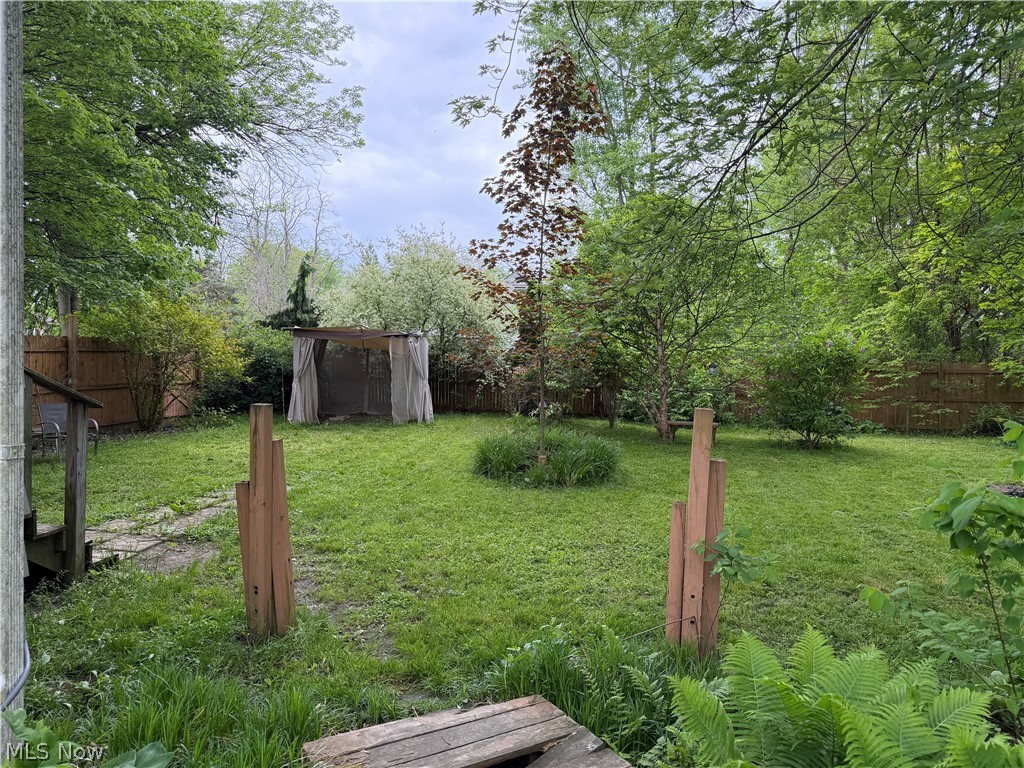 1564 Adelaide Avenue SE Warren OH 44484