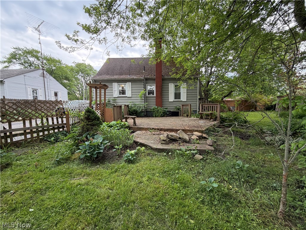 1564 Adelaide Avenue SE Warren OH 44484