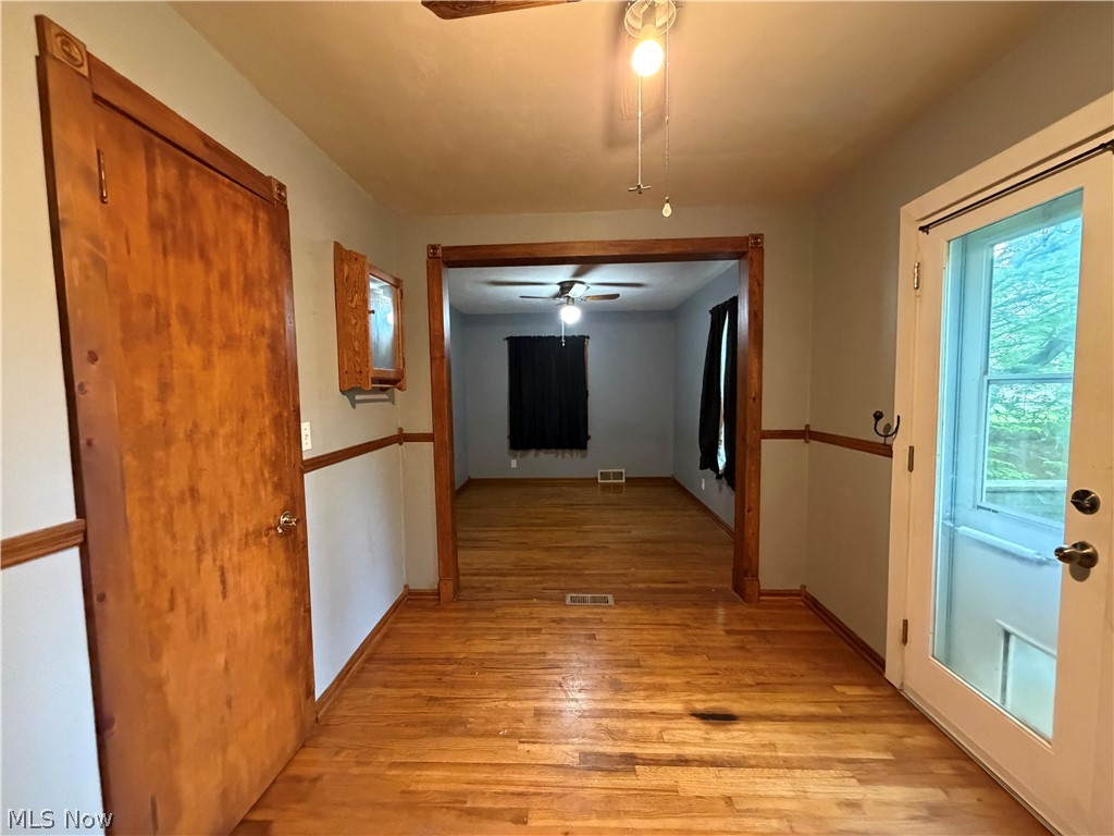 1564 Adelaide Avenue SE Warren OH 44484