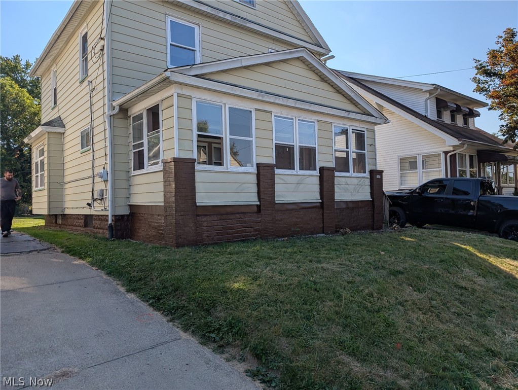 127 Courtland Avenue Campbell OH 44405