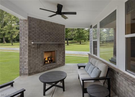 883 White Willow Lane Brunswick OH 44212
