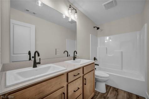 883 White Willow Lane Brunswick OH 44212