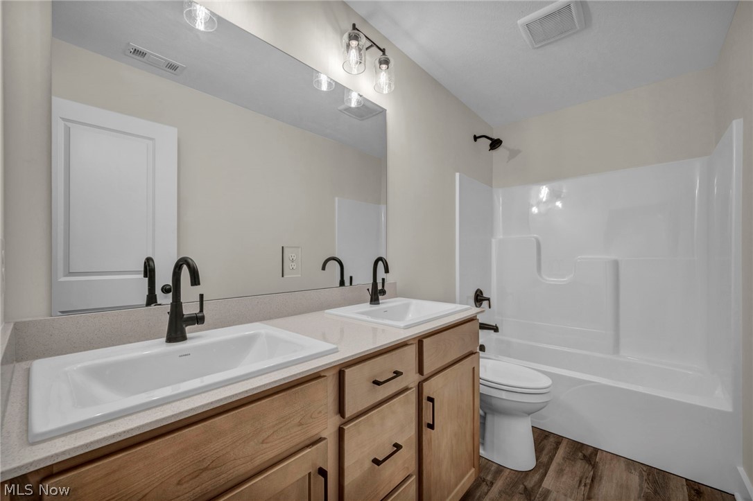 883 White Willow Lane Brunswick OH 44212