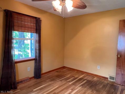 218 Courtland Street Elyria OH 44035