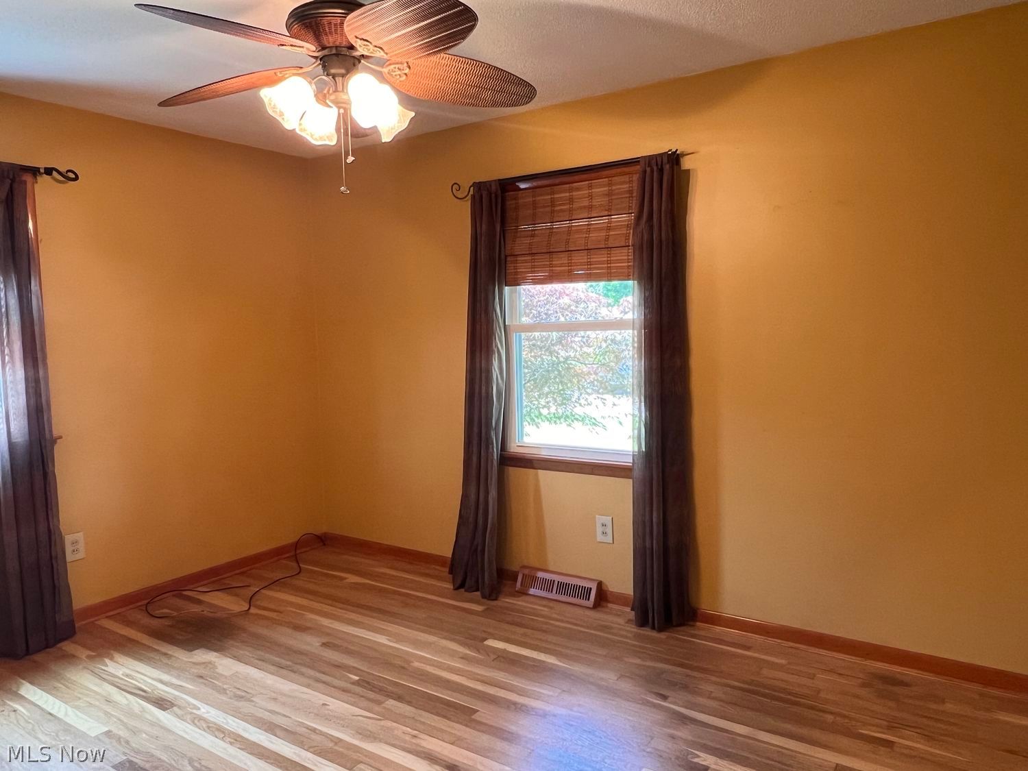 218 Courtland Street Elyria OH 44035
