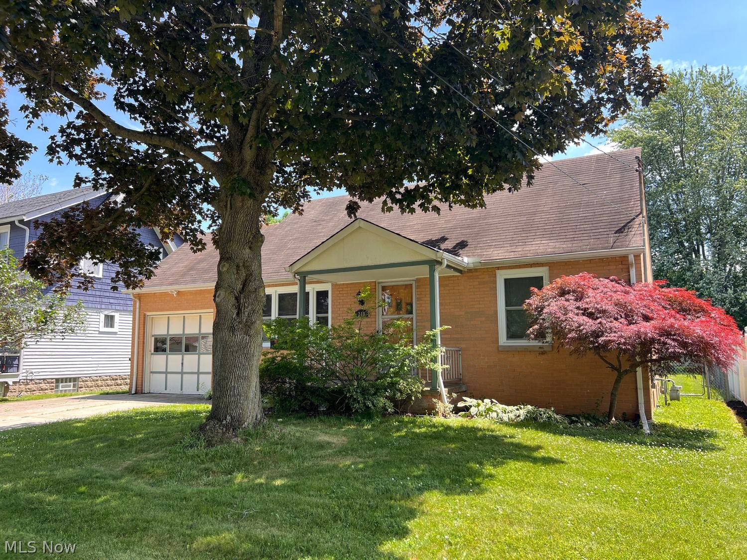 218 Courtland Street Elyria OH 44035