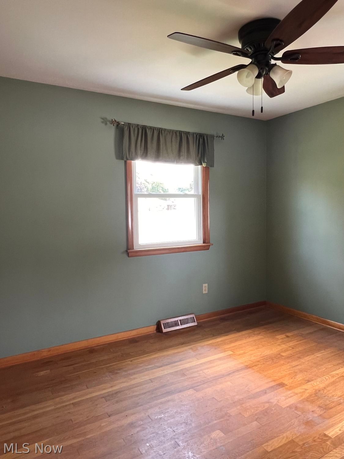 218 Courtland Street Elyria OH 44035
