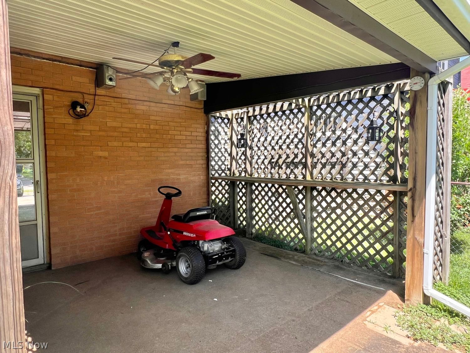 218 Courtland Street Elyria OH 44035