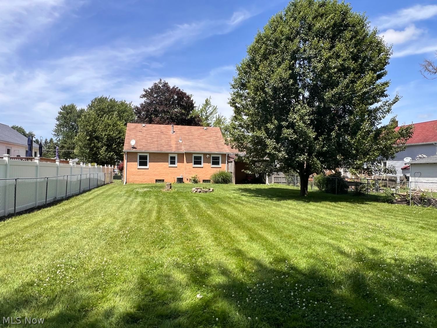 218 Courtland Street Elyria OH 44035