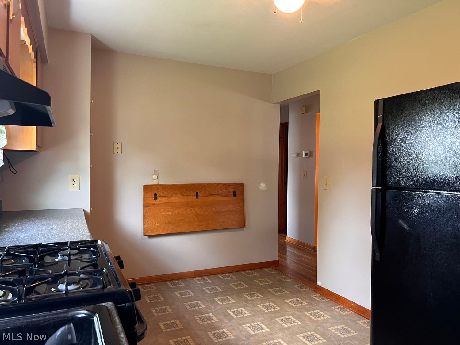 218 Courtland Street Elyria OH 44035