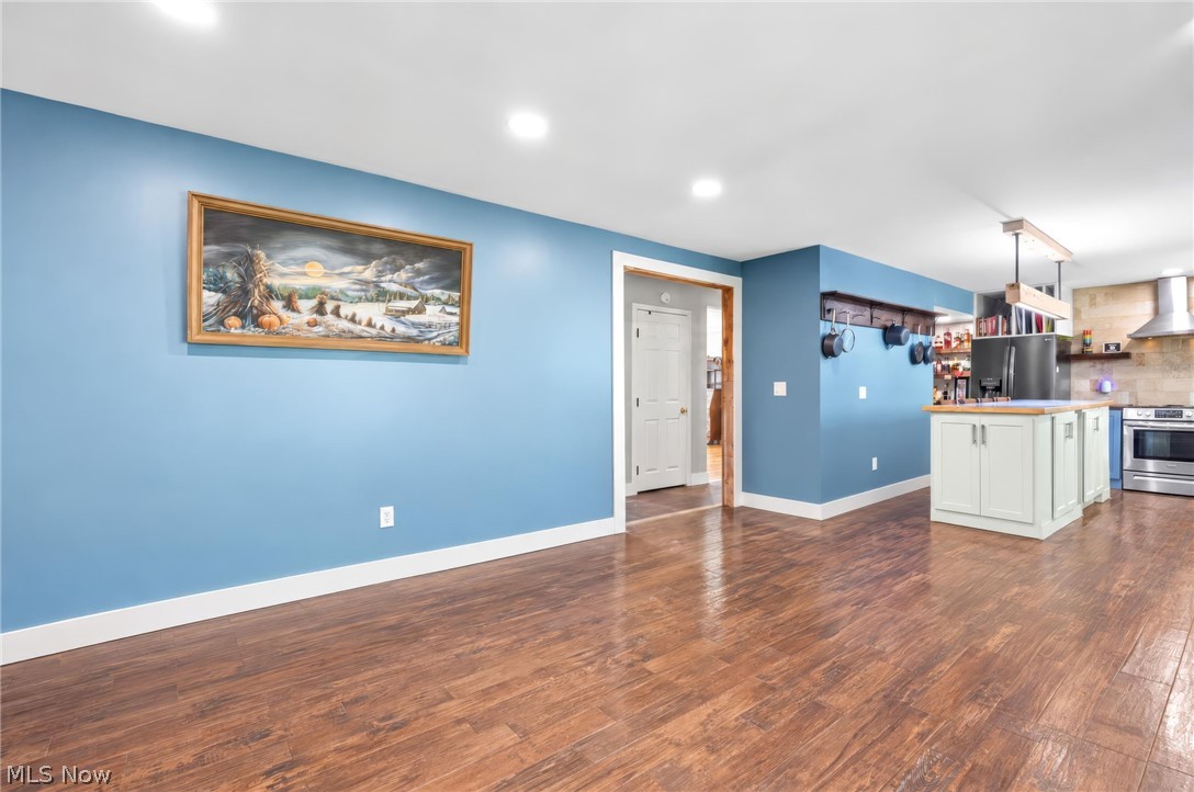 692 Thelma Drive Wadsworth OH 44281