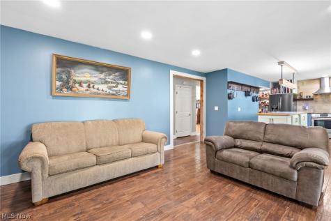 692 Thelma Drive Wadsworth OH 44281