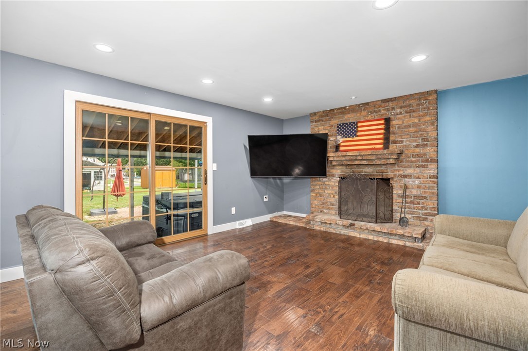 692 Thelma Drive Wadsworth OH 44281