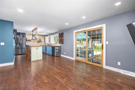 692 Thelma Drive Wadsworth OH 44281