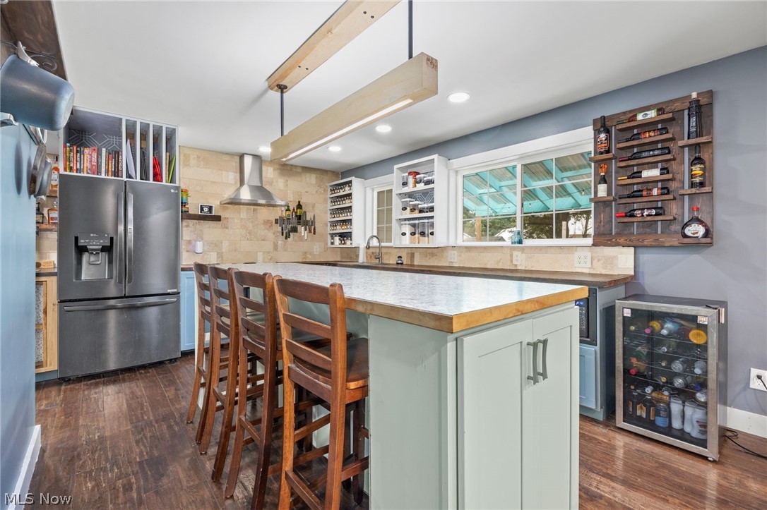 692 Thelma Drive Wadsworth OH 44281