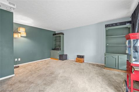 692 Thelma Drive Wadsworth OH 44281