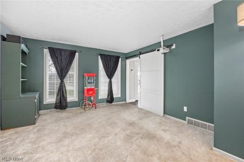 692 Thelma Drive Wadsworth OH 44281