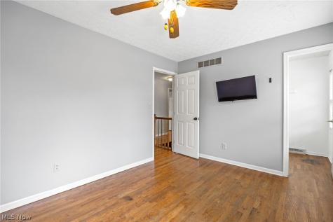 692 Thelma Drive Wadsworth OH 44281