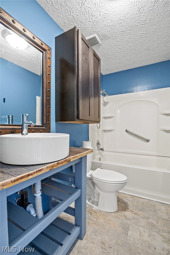 692 Thelma Drive Wadsworth OH 44281