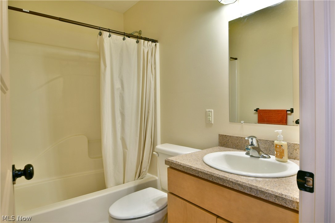 413 Maplewood Drive Cortland OH 44410